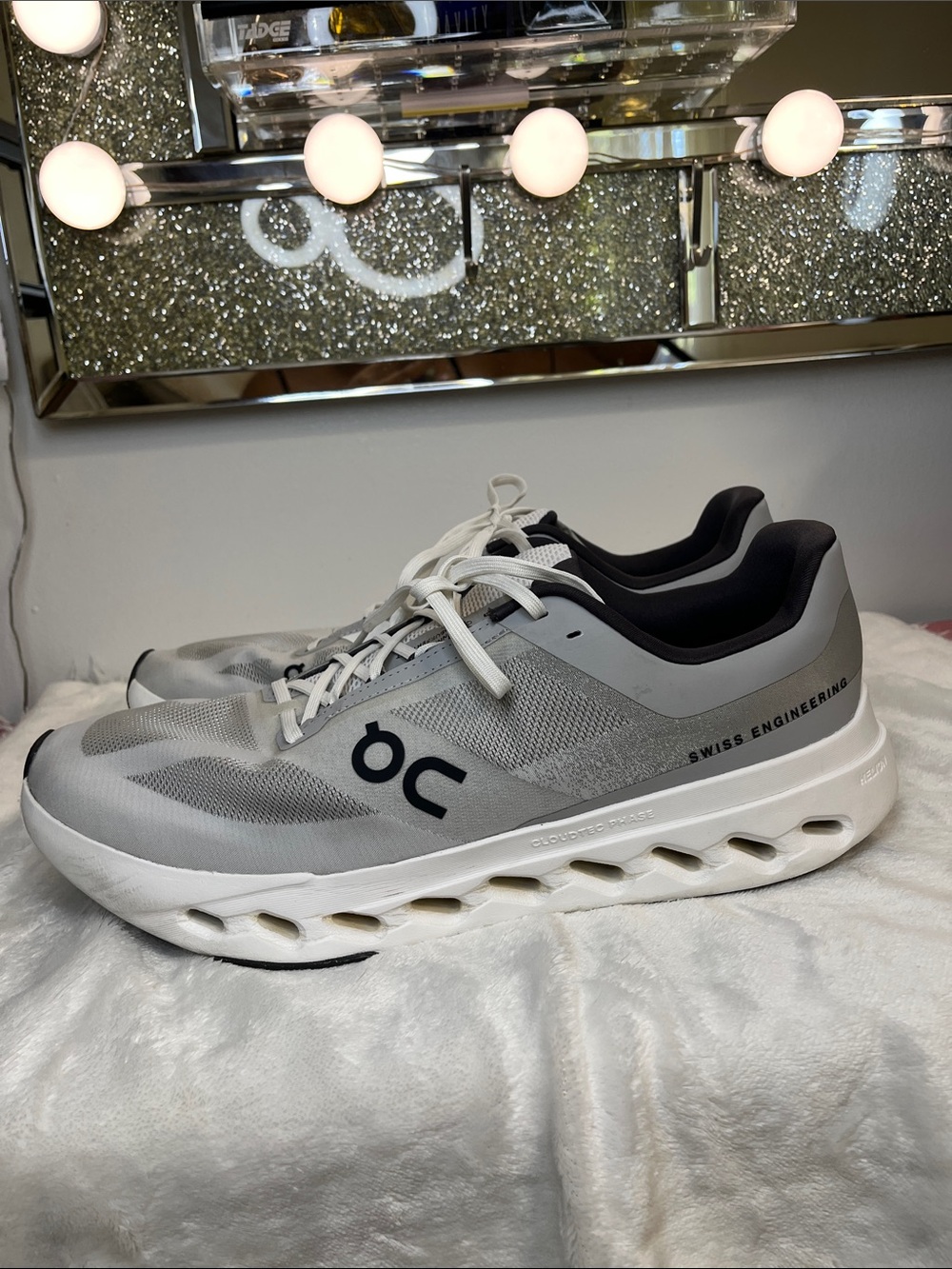On Running Men's Light Gray and White Performance Sneakers